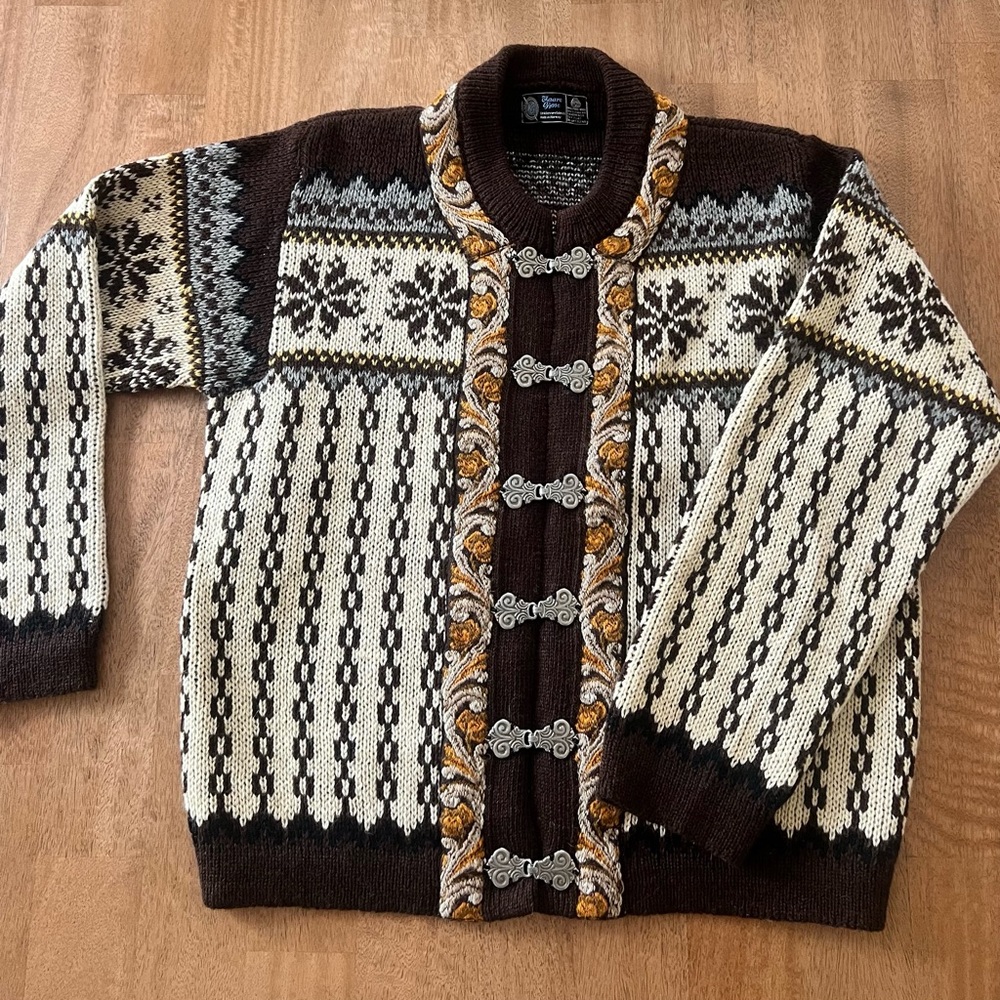 Vintage knit wool cardigan sweater by Kaare Gjose of Norway